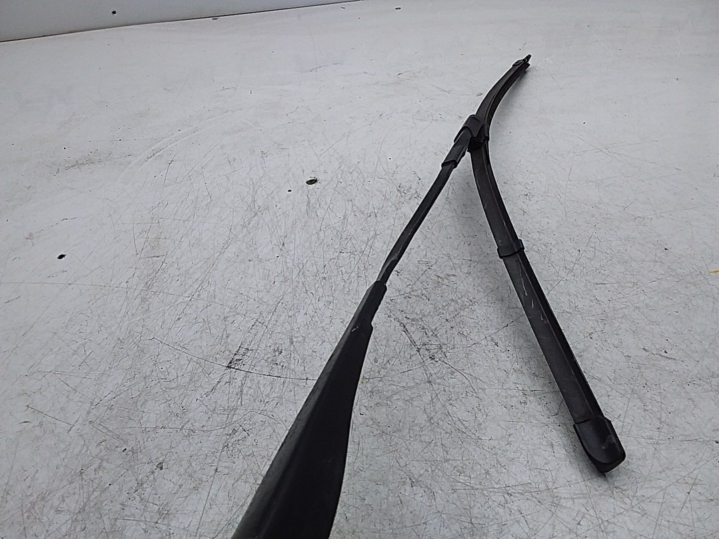 MERCEDES BENZ E-CLASS  W213 FRONT  ARM WIPER WINDSCREEN  W000062234 FM00886