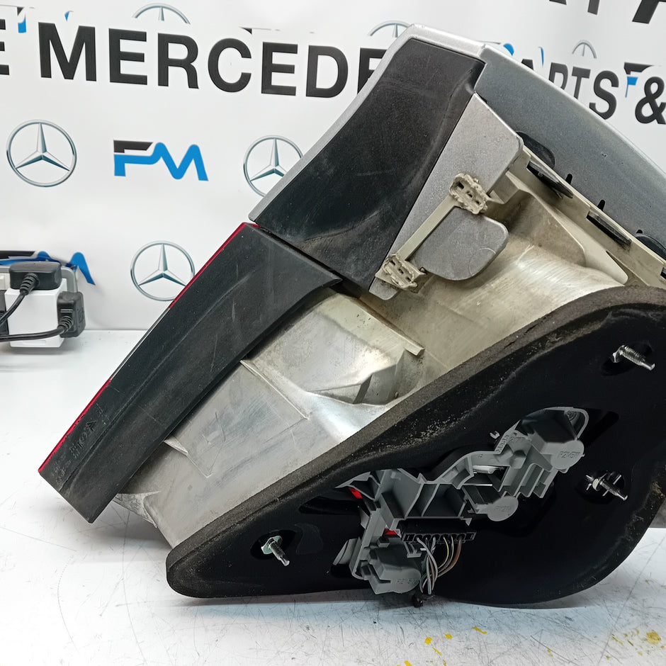 MERCEDES CLC W203 2010 PASSENGER SIDE NS REAR TAIL LIGHT A2038205164 FMT158