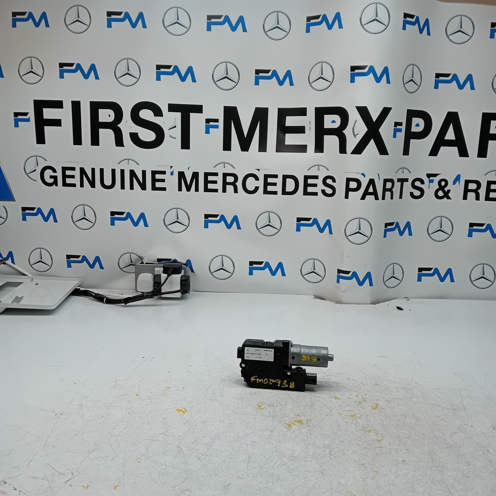 MERCEDES BENZ E-CLASS W213 2017 SUNROOF MOTOR  A2139067003 FM00938