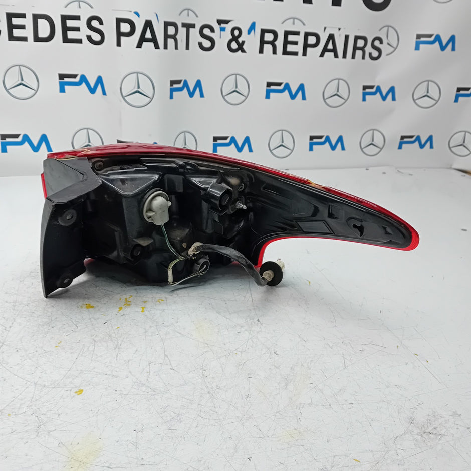 MITSUBISHI OUTLANDER MK3 2015-19 PASSENGER SIDE NS OUTER REAR TAIL LIGHT FMT139