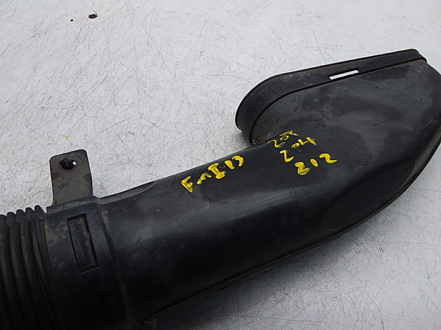 MERCEDES BENZ E-CLASS W212 AIR INTAKE TUBE A6510903437 FMI13