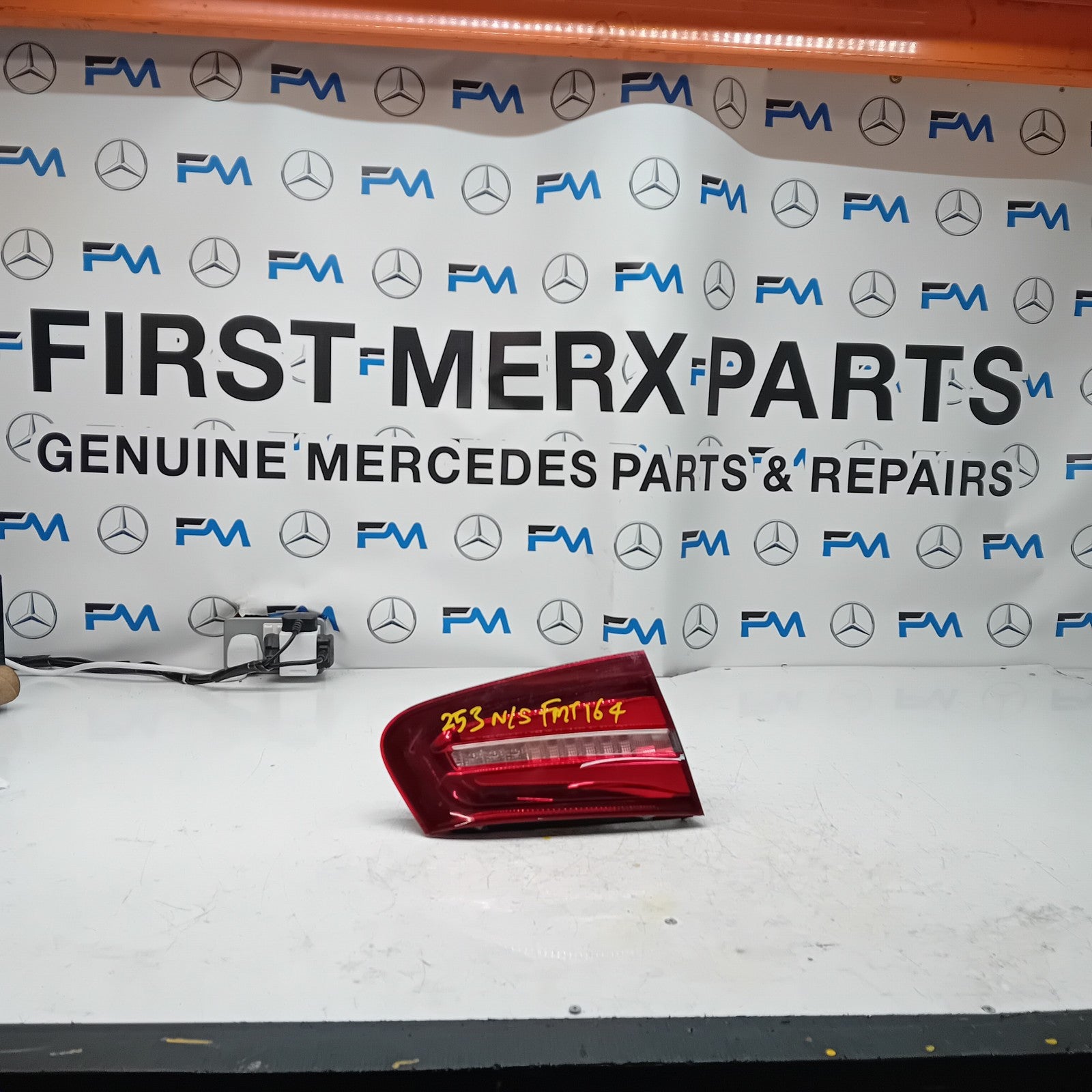 MERCEDES GLC W253 PASSENGER SIDE NS REAR TAIL LIGHT A2539068100 2016 FMT164