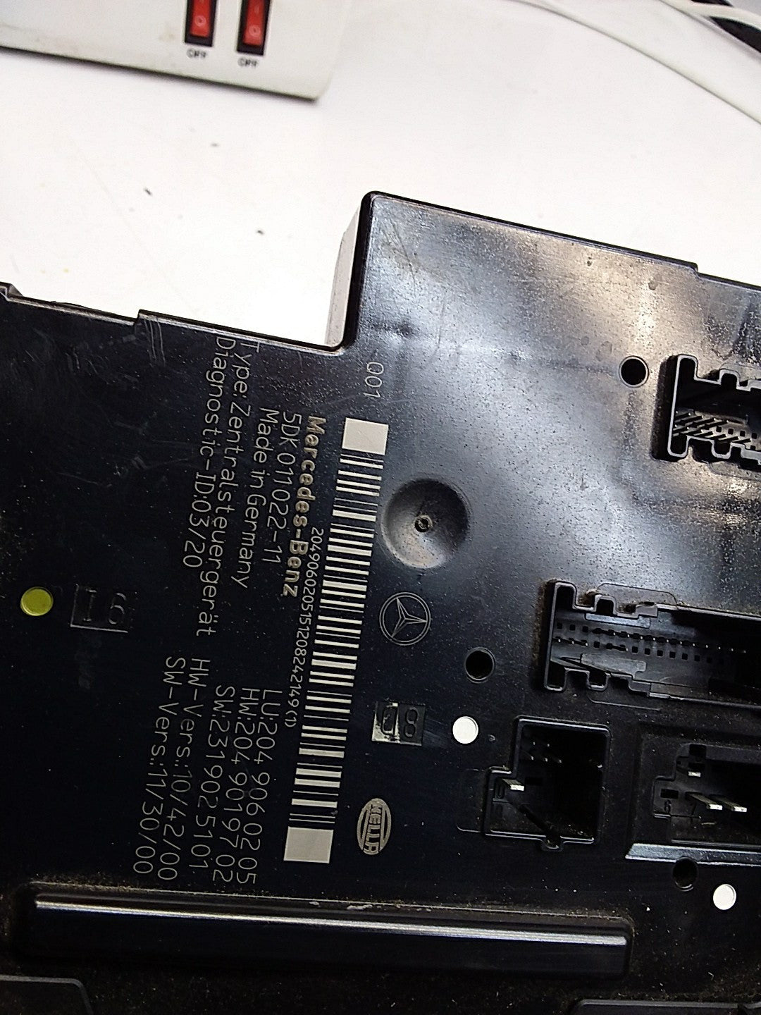 MERCEDES C-CLASS W204  FUSE  BOX RELAY A2049060205 FMF102