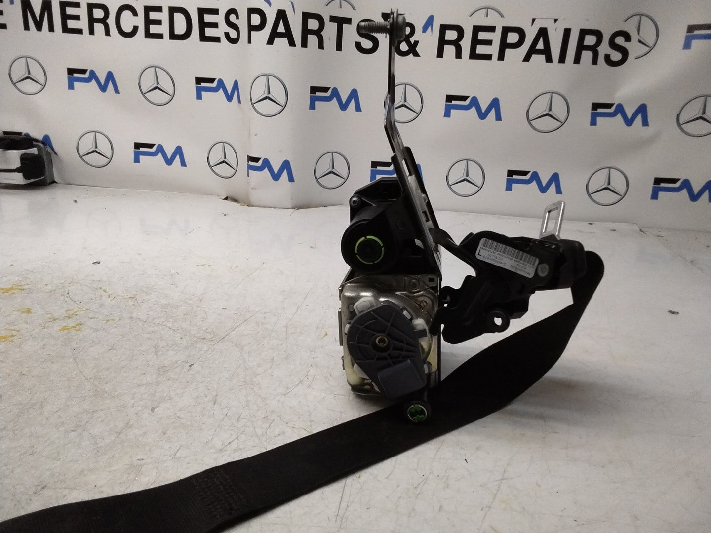 MERCEDES W207 E CLASS FRONT LEFT PASSENGER SIDE SEAT BELT A2078605985 FMS442 NSF