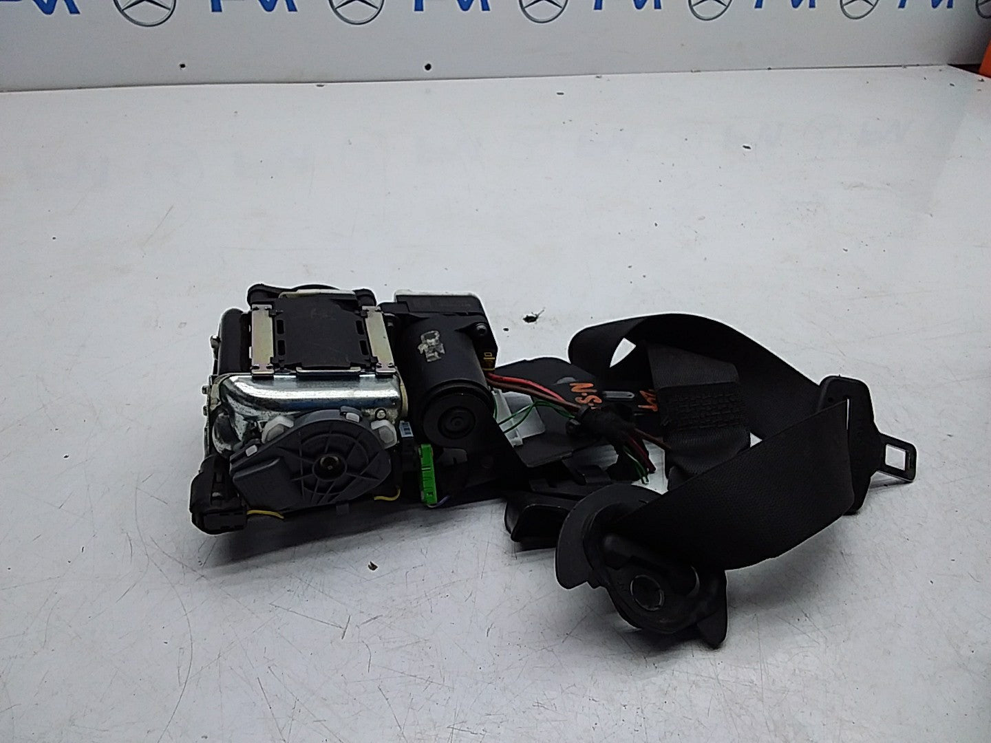 MERCEDES C-CLASS W204 SEAT BELT FRONT LEFT PASSENGER SIDE A2048604586 FMS223 NSF