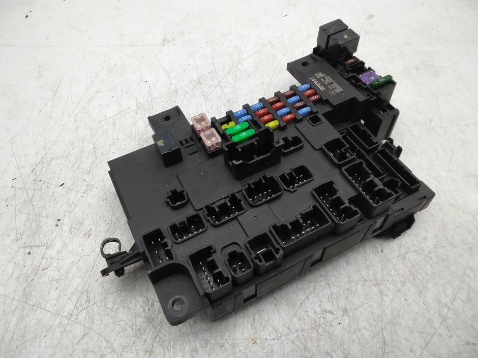 MITSUBISHI OUTLANDER FUSE RELAY  BOX  8637B687  FMF165