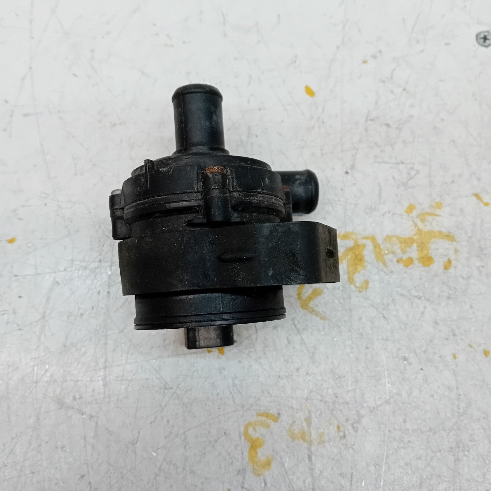 Mercedes C E-CLASS W211 ELECTRIC COOLANT WATER PUMP A2118350028 FM001090