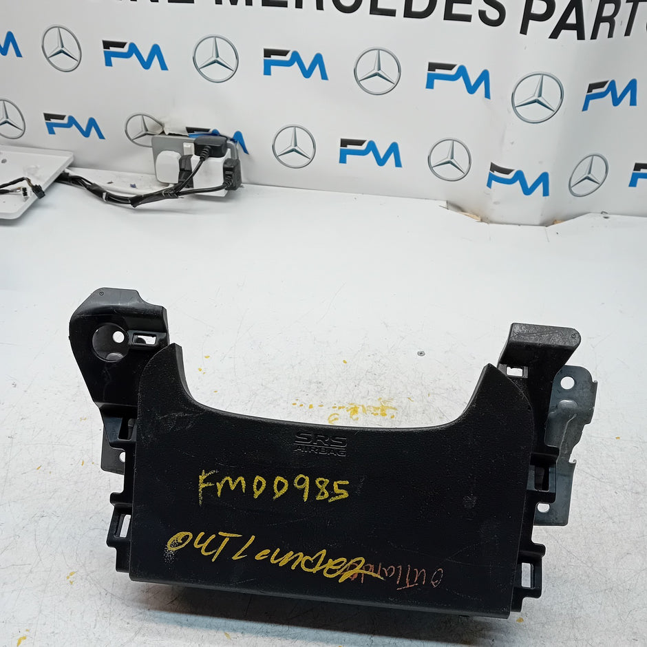MITSUBISHI OUTLANDER MK3 KNEE AIR SRS BAG RIGHT DRIVER SIDE 7030A-31754 FM00985