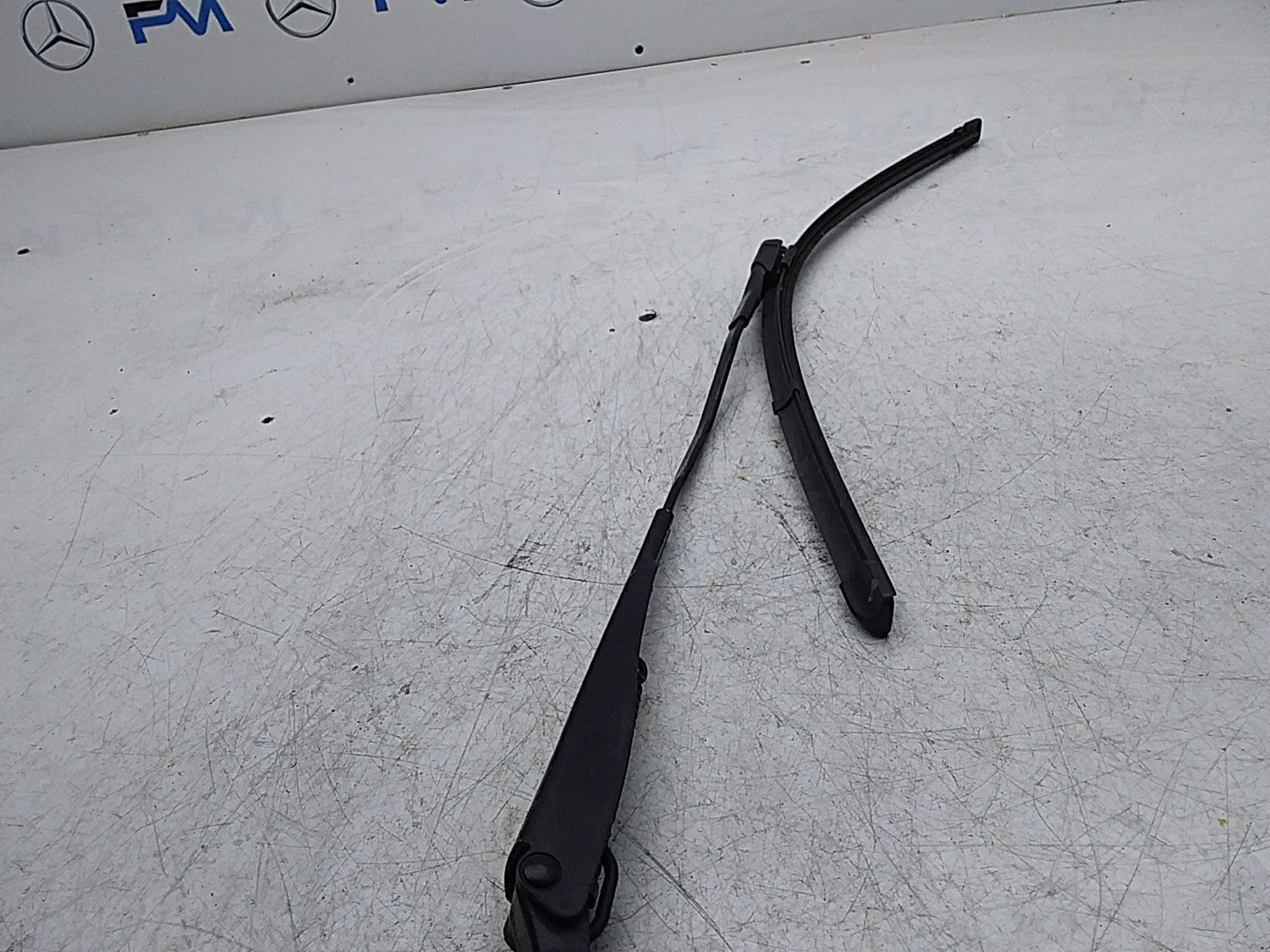 MERCEDES BENZ E-CLASS  W213 FRONT  ARM WIPER WINDSCREEN  W000062234 FM00886