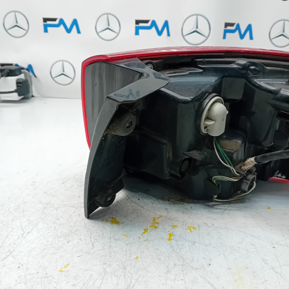 MITSUBISHI OUTLANDER MK3 2015-19 PASSENGER SIDE NS OUTER REAR TAIL LIGHT FMT137