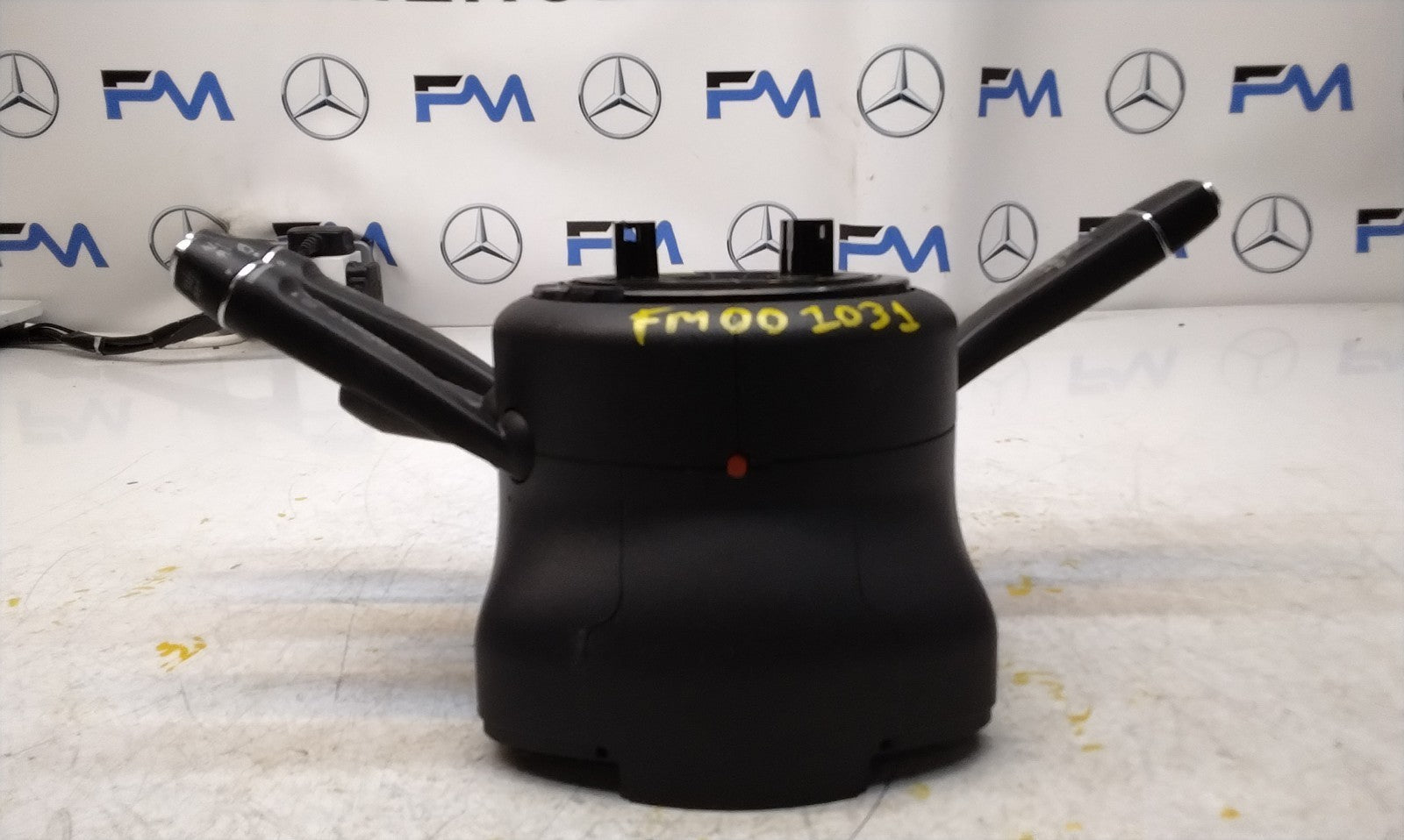 Mercedes E-CLASS W213 INDICATOR/WIPER GEAR SELECT + SQUIB  A2139001611 FM001031