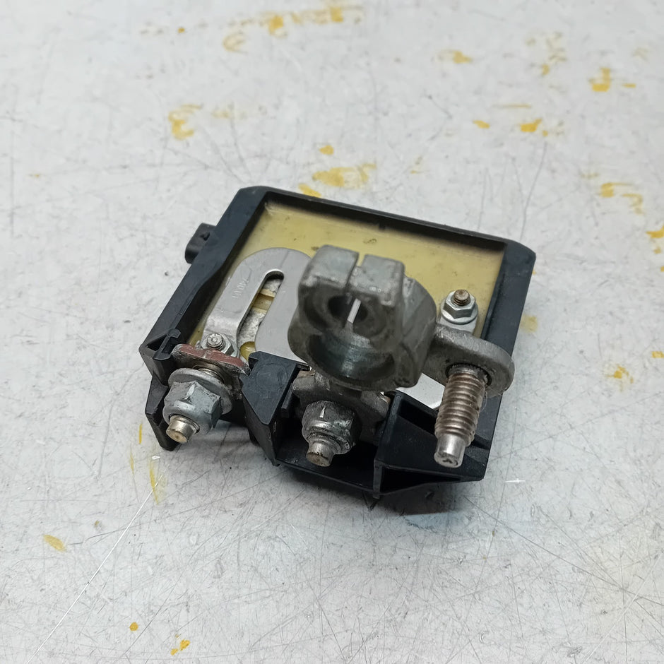 MERCEDES  C CLASS W205 W213 NEGATIVE BATTERY CLAM TERMINAL A0009068705 FM001057