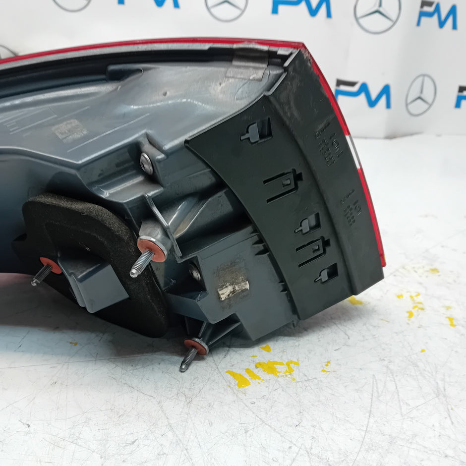 MERCEDES GLC W253 DRIVER SIDE OS REAR TAIL LIGHT 2016 Onwards FMT163