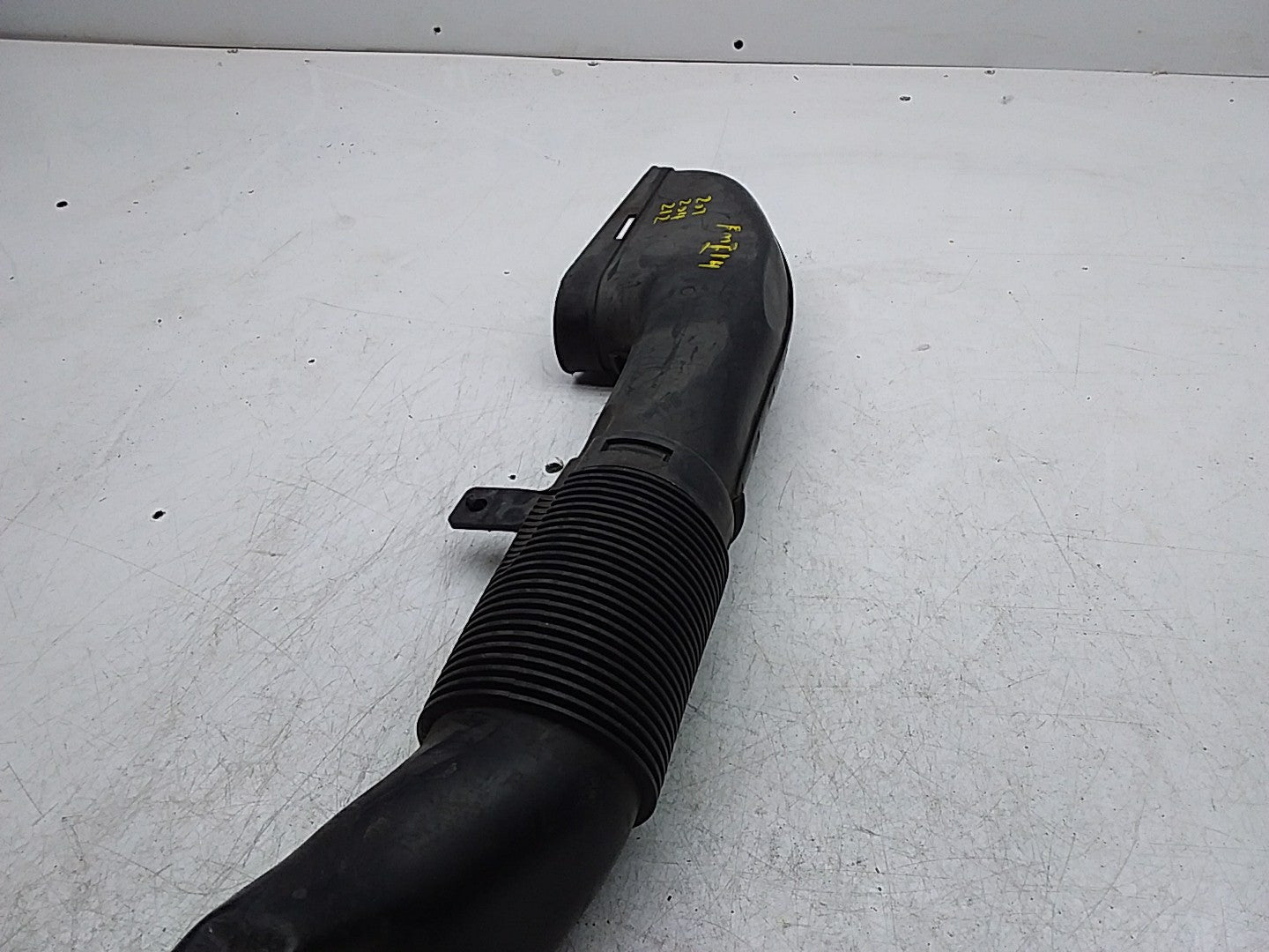 MERCEDES BENZ E-CLASS W212 AIR INTAKE TUBE A6510903437 FMI14