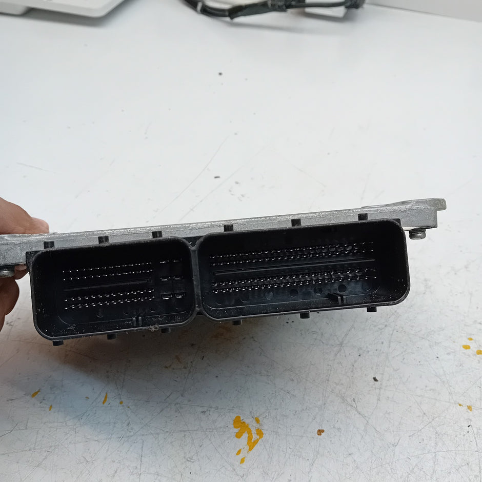 MITSUBISHI OUTLANDER   ENGINE  ECU CONTROL MODULE 1860C581 FM00895