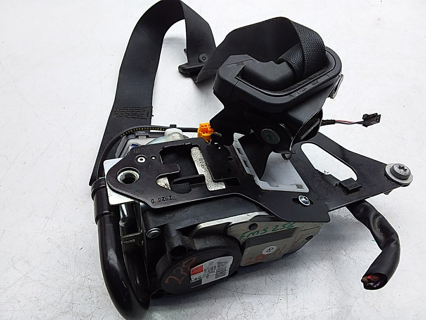 MERCEDES E-CLASS W238 SEAT BELT FRONT LEFT PASSENGER SIDE A2388602800 FMS256 NSF