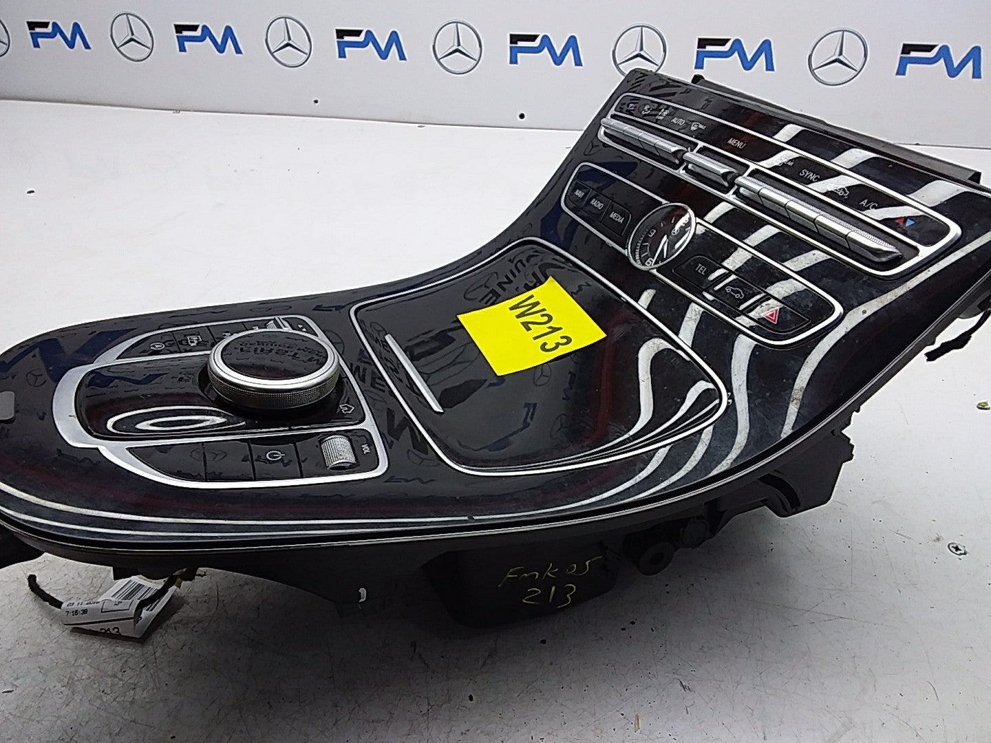 2016-2019 MERCEDES E CLASS W213 CENTRE  CONSOLE  A2139054603 FMK05