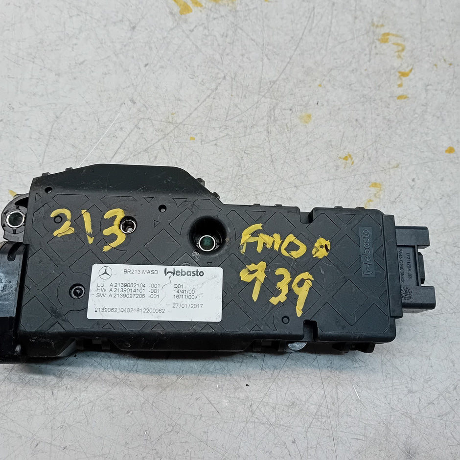 MERCEDES BENZ E-CLASS W213 2017 SUNROOF MOTOR  A2139062104 FM00939