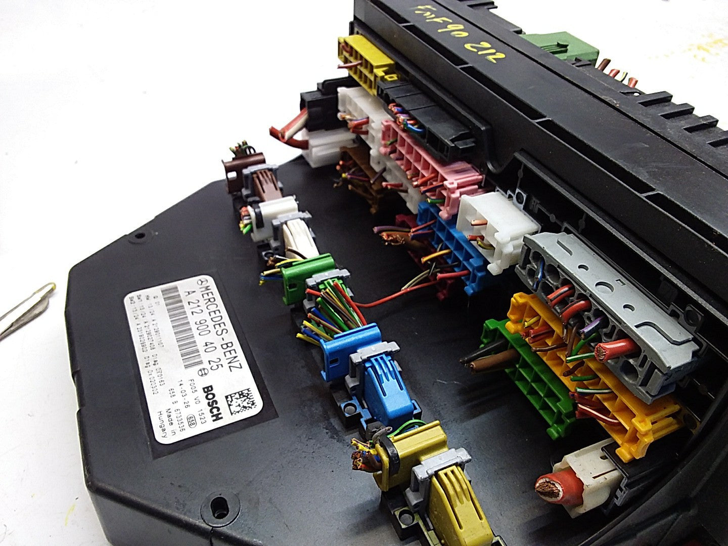 Mercedes E-CLASS W212 Fuse  Box RELAY A2129004025 FMF90