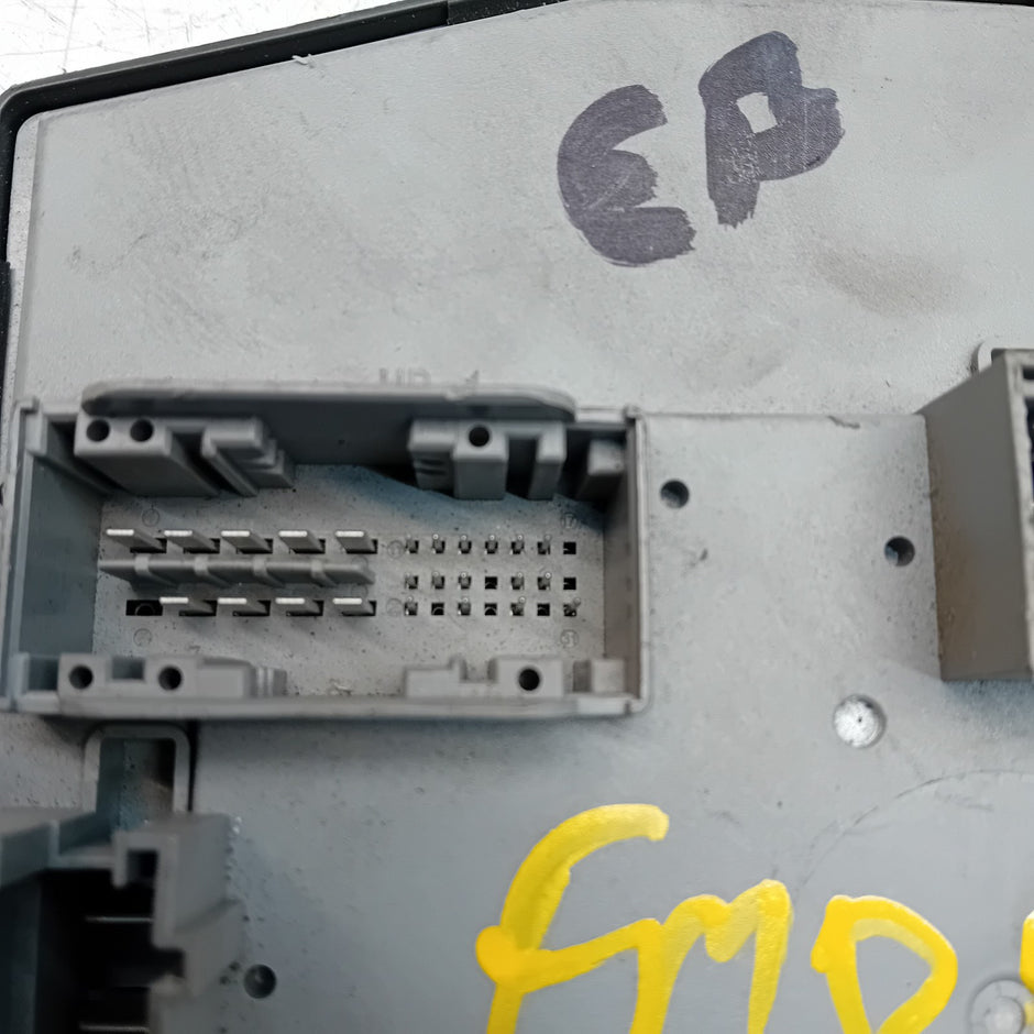 MERCEDES E-CLASS SAM CONTROL MODULE W213 A2139005315 FM00870