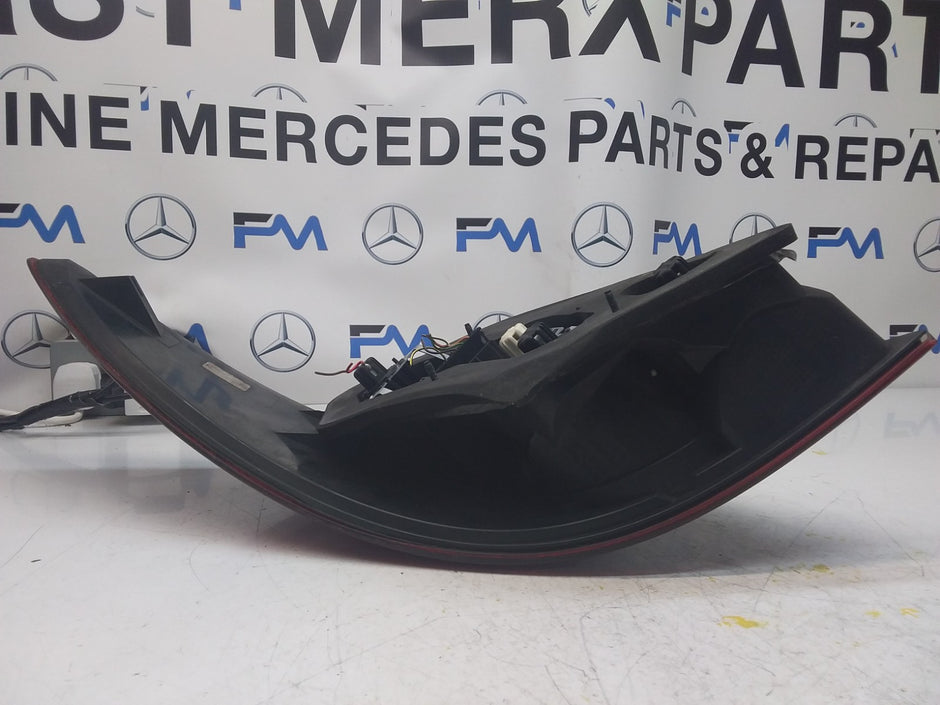 MERCEDES R-CLASS W251 REAR DRIVER O/S TAIL LIGHT FMT76