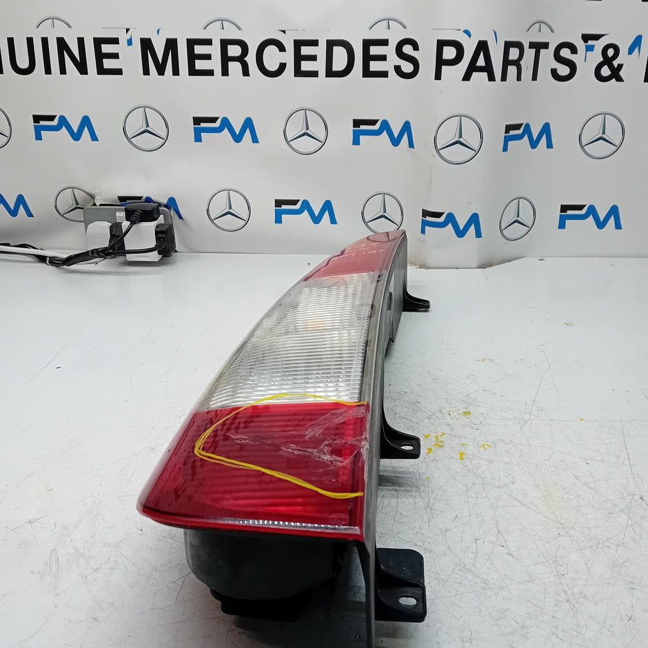 MERCEDES VITO W639 2004-14 PASSENGER NS OUTER REAR TAIL LIGHT 964678-00 FMT151