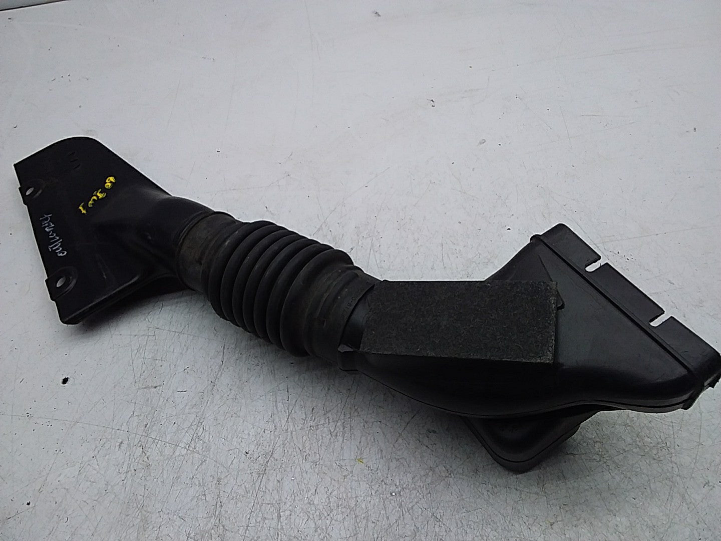 OUTLANDER AIR INTAKE TUBE 2.4 PETROL FMI09 1505A661