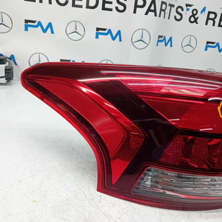 MITSUBISHI OUTLANDER MK3 2015-19 PASSENGER SIDE NS OUTER REAR TAIL LIGHT FMT135