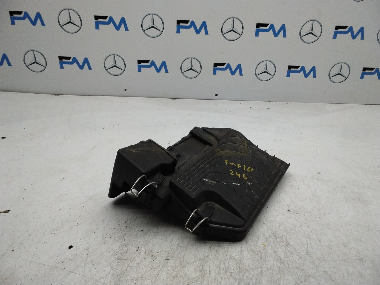 MERCEDES BENZ  B-CLASS  W246 FUSE RELAY  BOX LID A2465400182  FMF161 (DAMAGED) 