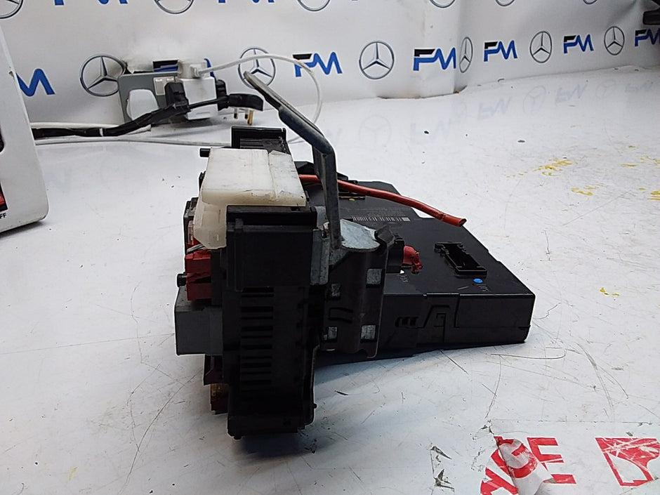 MERCEDES E-CLASS W212 FUSE  BOX RELAY A2129004201  FMF101