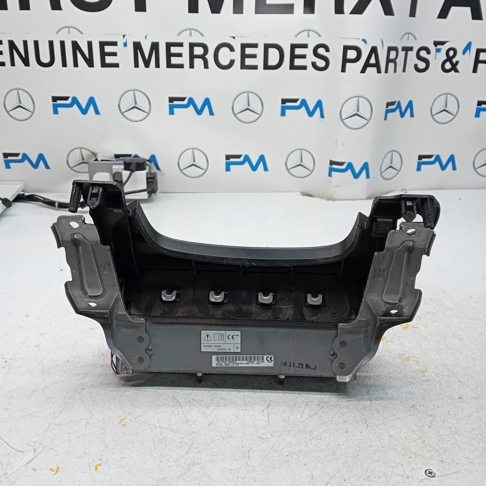 MITSUBISHI OUTLANDER MK3 KNEE AIR SRS BAG RIGHT DRIVER SIDE 7030A-31754 FM00987