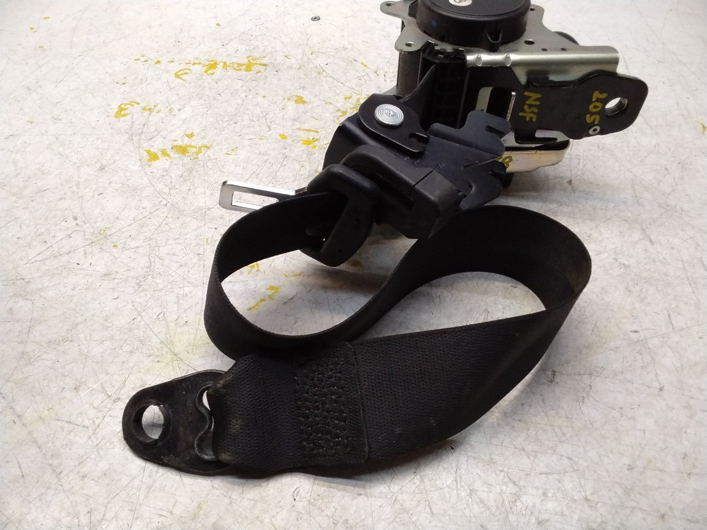 MERCEDES-BENZ W205 C CLASS FRONT LEFT PASSENGER SEATBELT A2058605185 FMS338 NSF