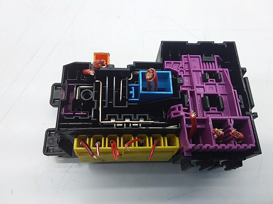 MERCEDES C CLASS FUSE RELAY BOX A2059067200 W205 2014-2021  FMF12
