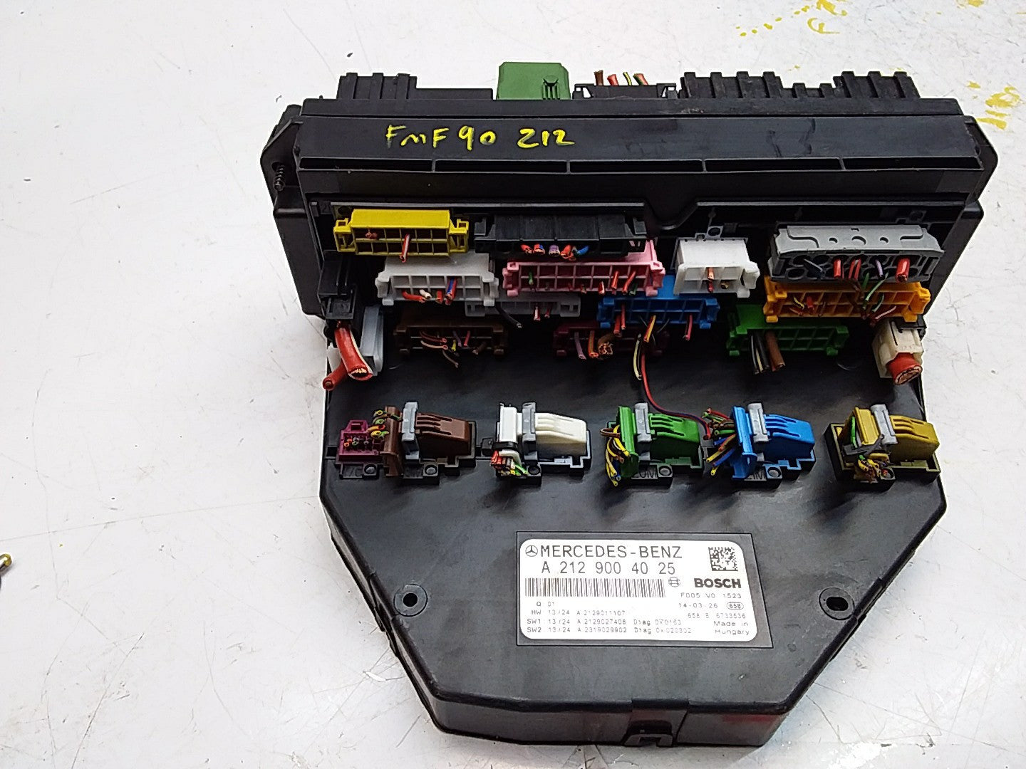 Mercedes E-CLASS W212 Fuse  Box RELAY A2129004025 FMF90