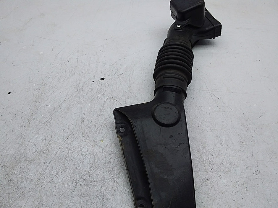 OUTLANDER AIR INTAKE TUBE 2.4 PETROL FMI08 1505A661