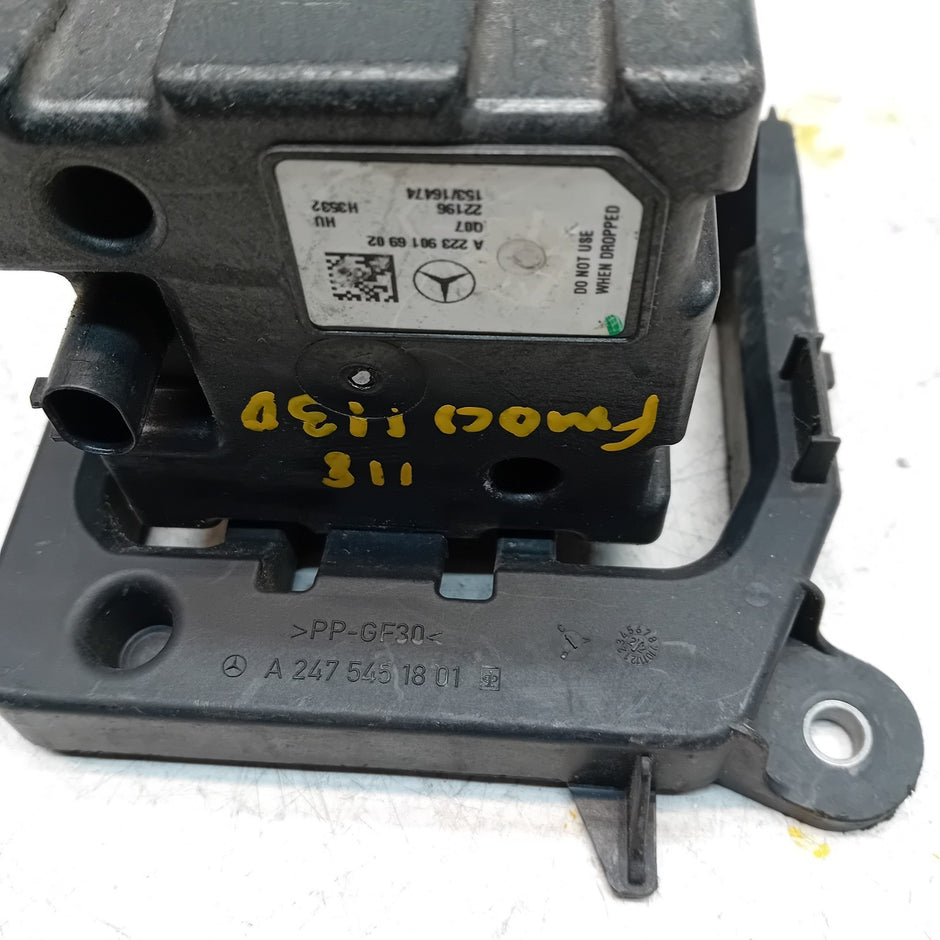 MERCEDES C-CLASS W205 ENGINE SOUND CONTROL MODULE & BRACKET A2239016902 FM001130