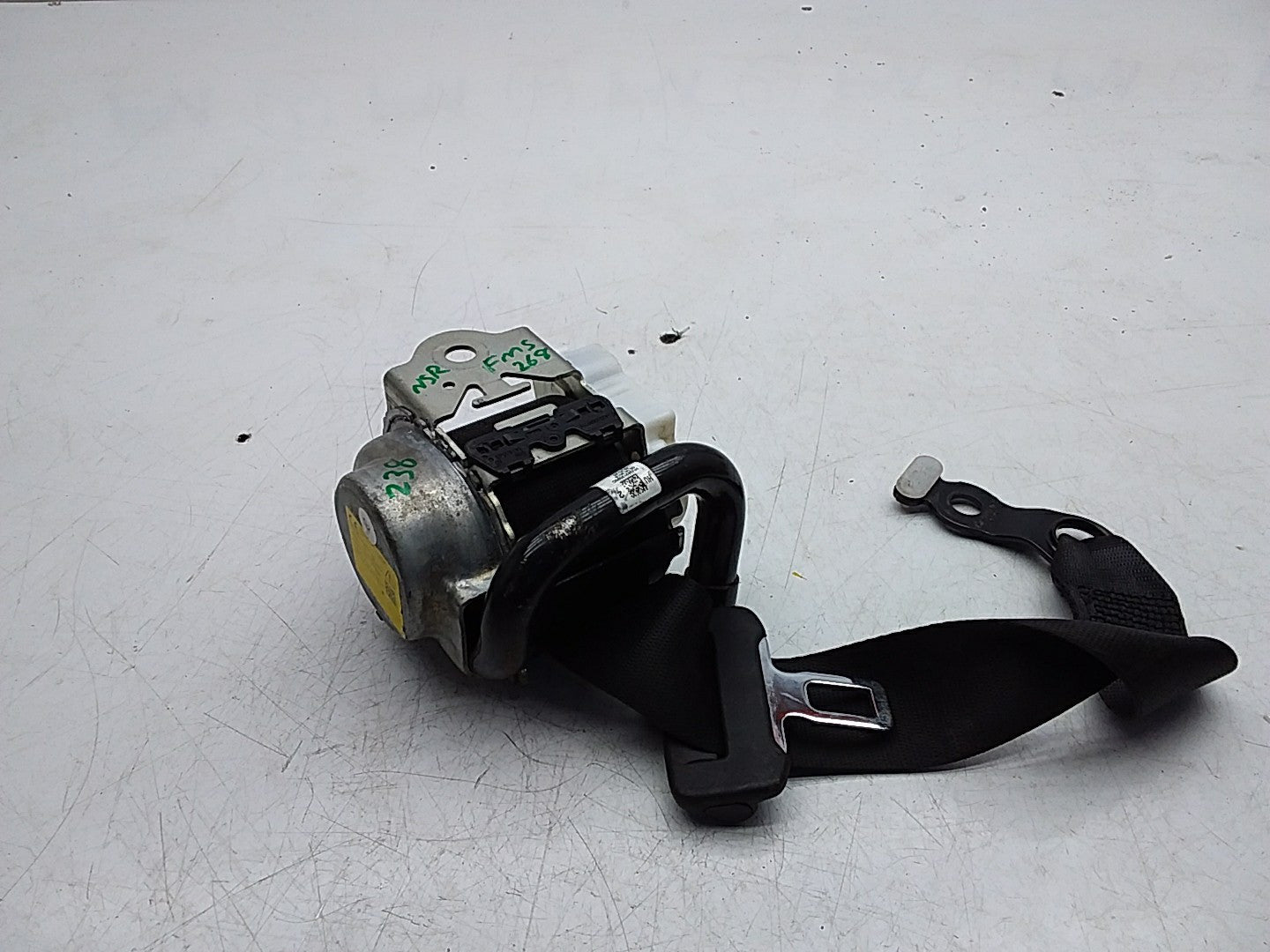 MERCEDES E-CLASS W238 SEAT BELT REAR LEFT PASSENGER SIDE A2388603700 FMS268 NSR