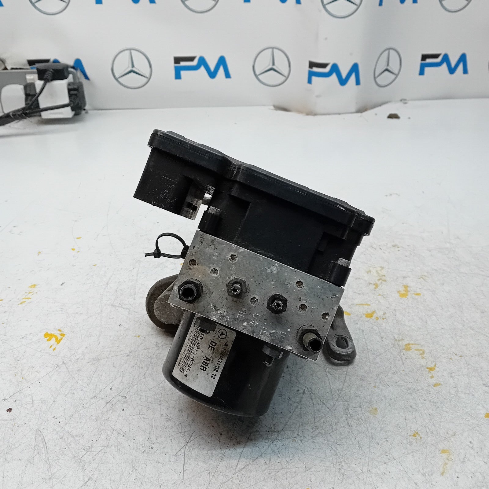 MERCEDES C-CLASS W205 ABS PUMP MODULE CONTROL UNIT A1729014100 FM00976