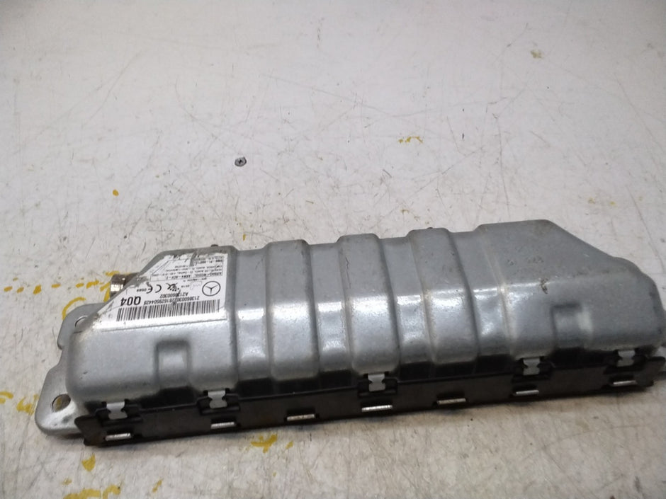 2018 MERCEDES BENZ A-CLASS W213 DRIVER SIDE KNEE AIRBAG A2138600302 FM00737