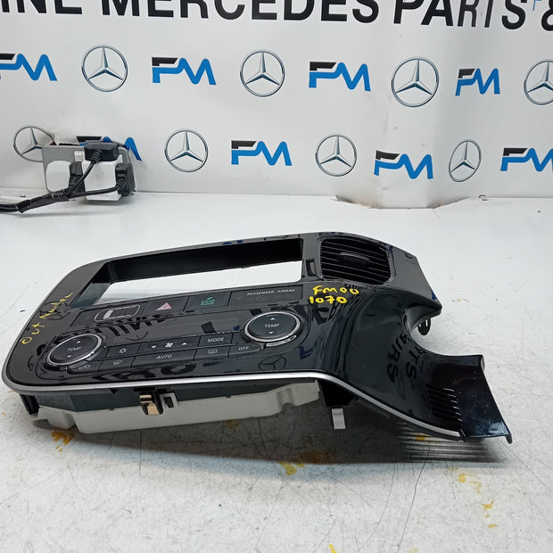 MITSUBISHI OUTLANDER PHEV HEATER  CONTROL PANEL CAB502A043A C68372 FM001070