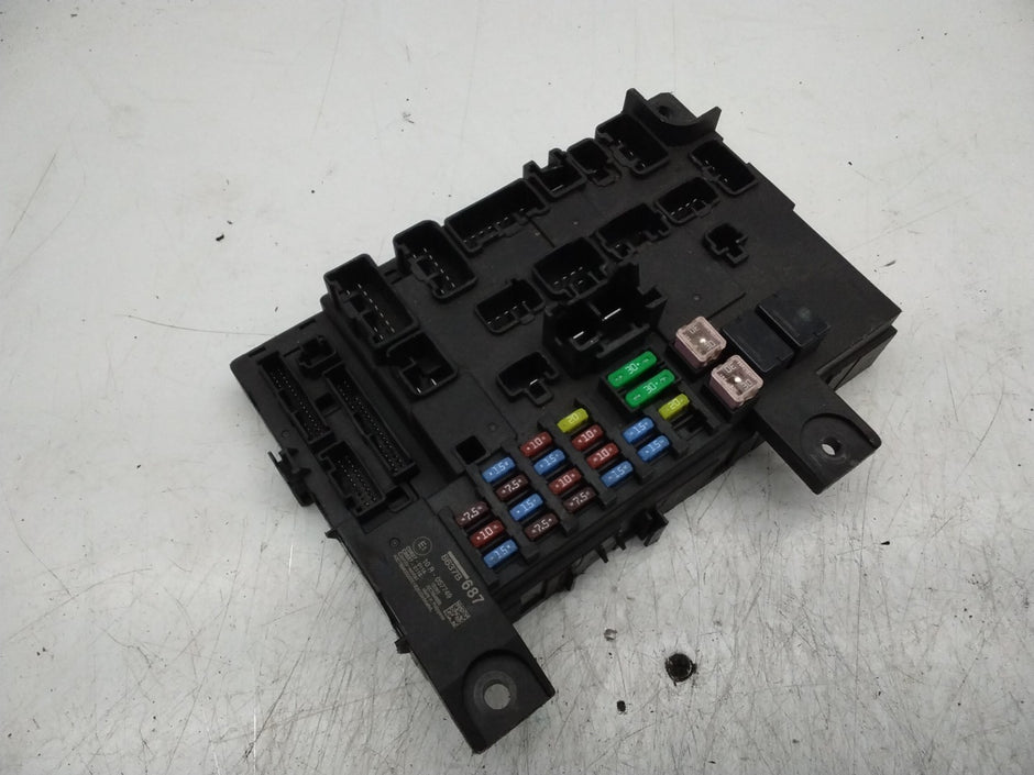 MITSUBISHI OUTLANDER FUSE RELAY  BOX  8637B687  FMF164