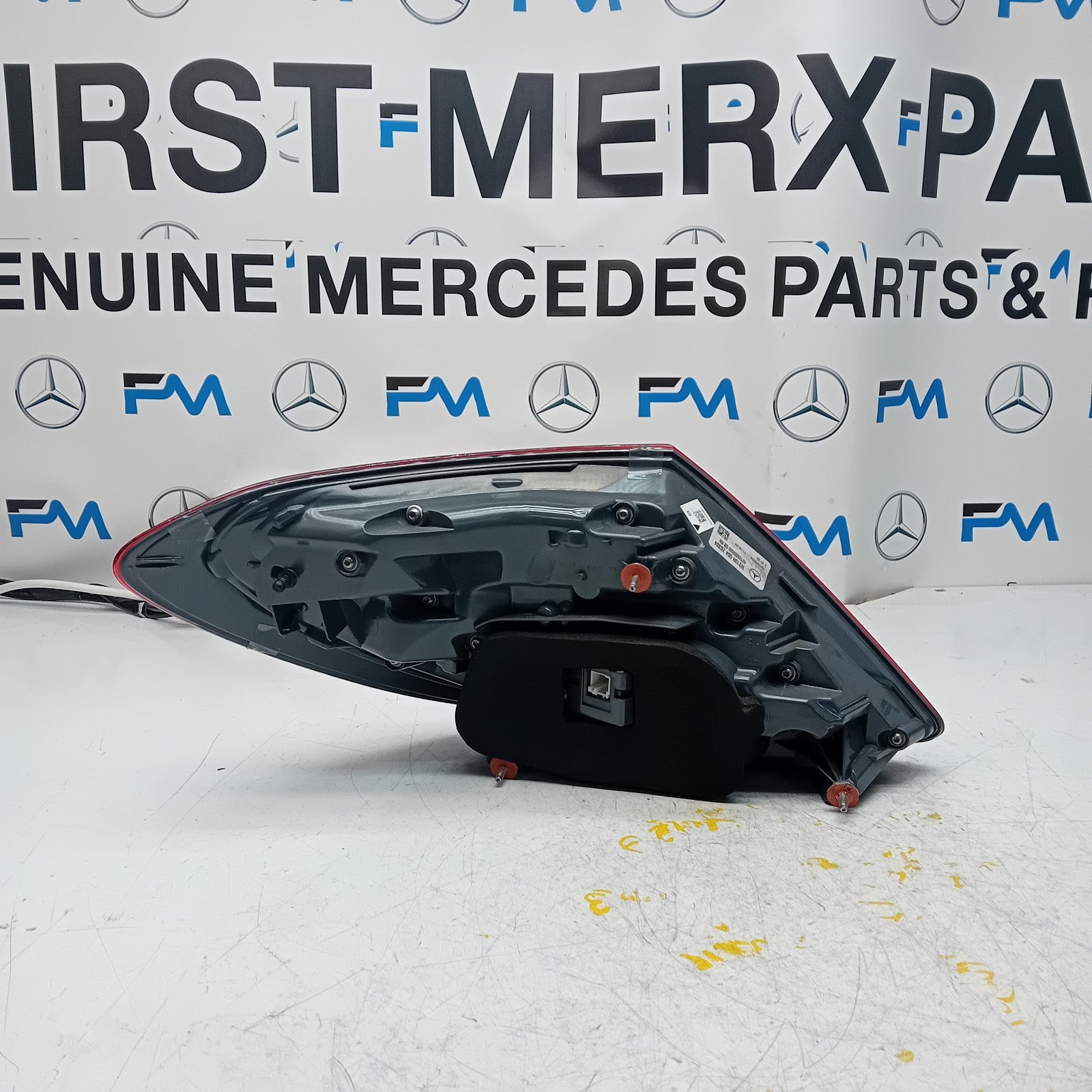 MERCEDES E-CLASS W213 DRIVER SIDE OS REAR TAIL LIGHT FMT184 2023 A2139068000