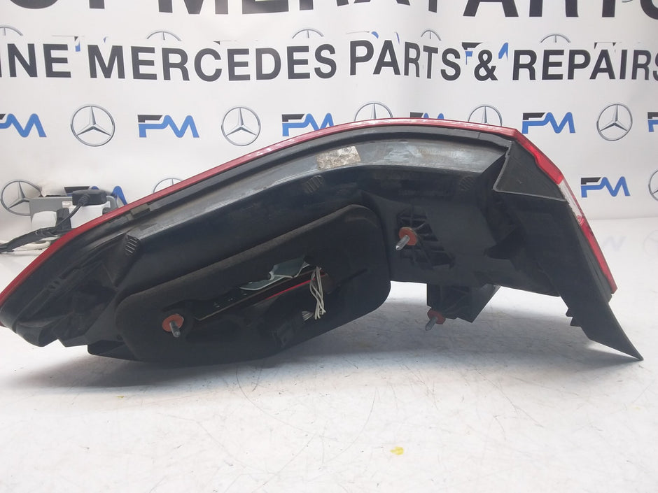 MERCEDES E-CLASS  W212 REAR DRIVERS O/S TAIL LIGHT A2129066701 2009 FMT80