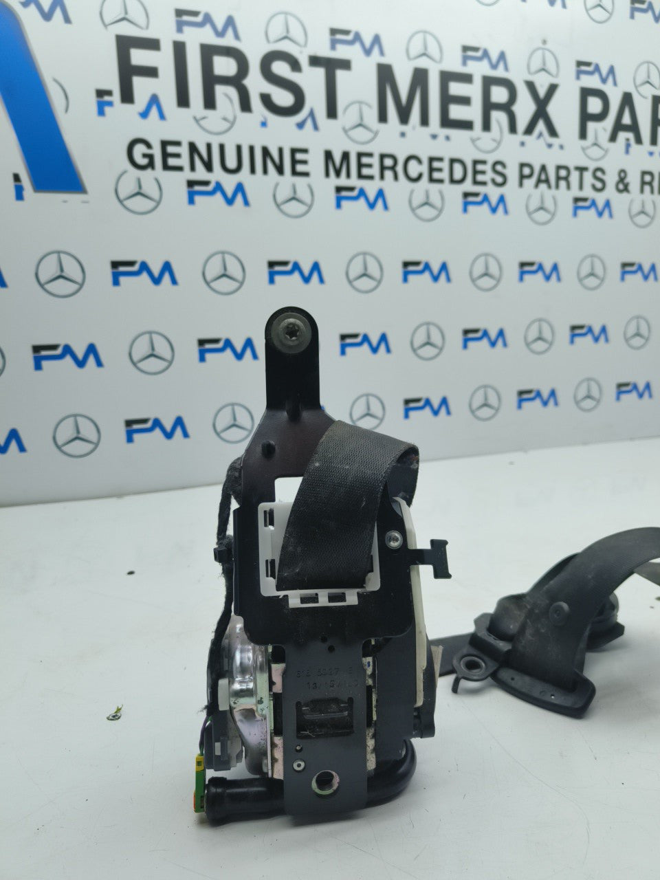 MERCEDES BENZ E-CLASS W212 DRIVER SIDE FRONT SEAT BELT A2128600886 OSF FMS24