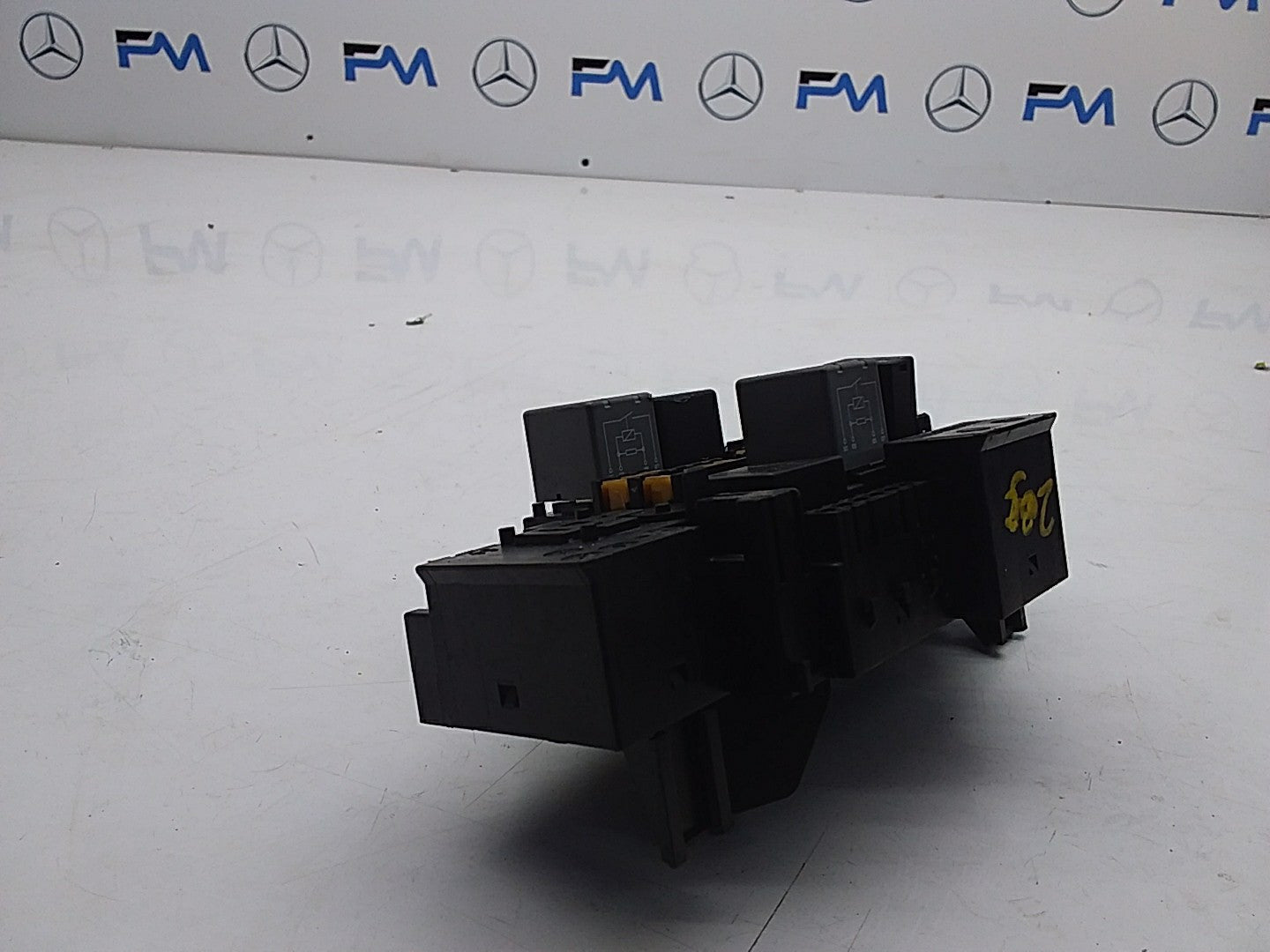 MERCEDES BENZ S-CLASS W222 FUSE BOX RELAY  A2229063202 FMF67