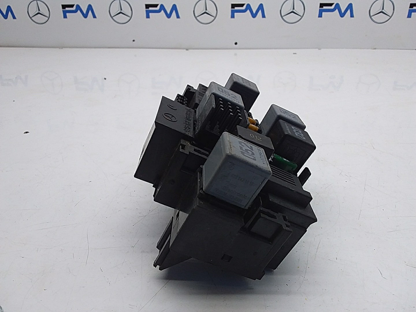 MERCEDES BENZ S-CLASS W222 FUSE BOX RELAY  A2229063302 FMF69