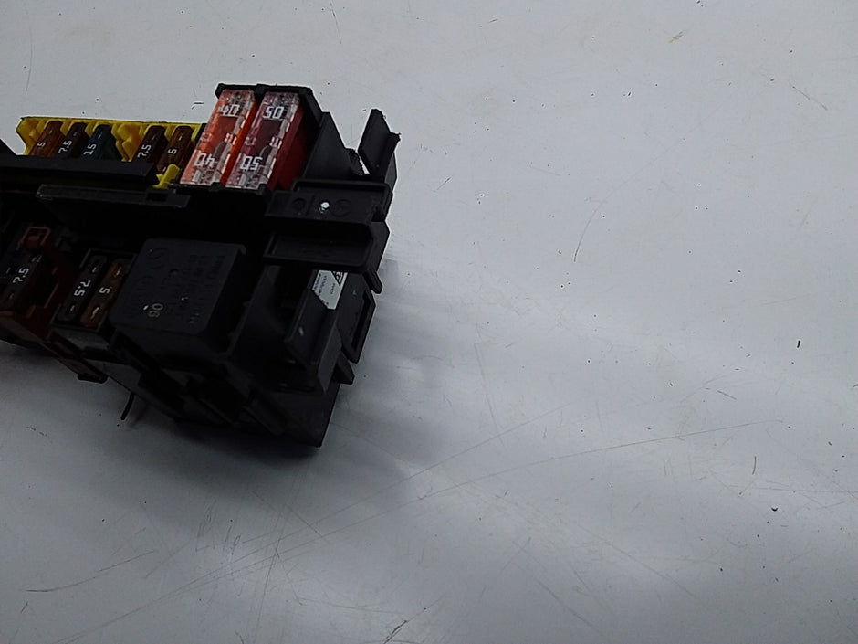 MERCEDES C CLASS FUSE RELAY BOX A2059067200 W205 2014 -2021 FMF11