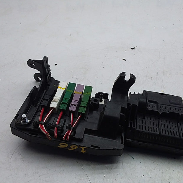 MERCEDES BENZ M-CLASS W166  FUSE RELAY BOX  A1669067701  FMF131