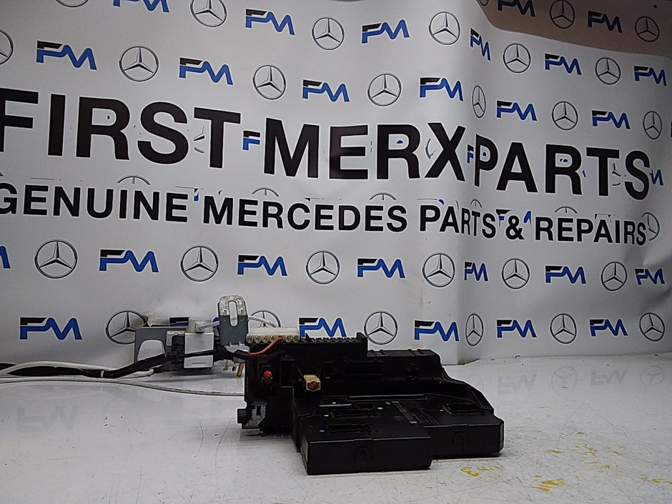 MERCEDES E-CLASS W212 FUSE  BOX RELAY A2129004201  FMF101