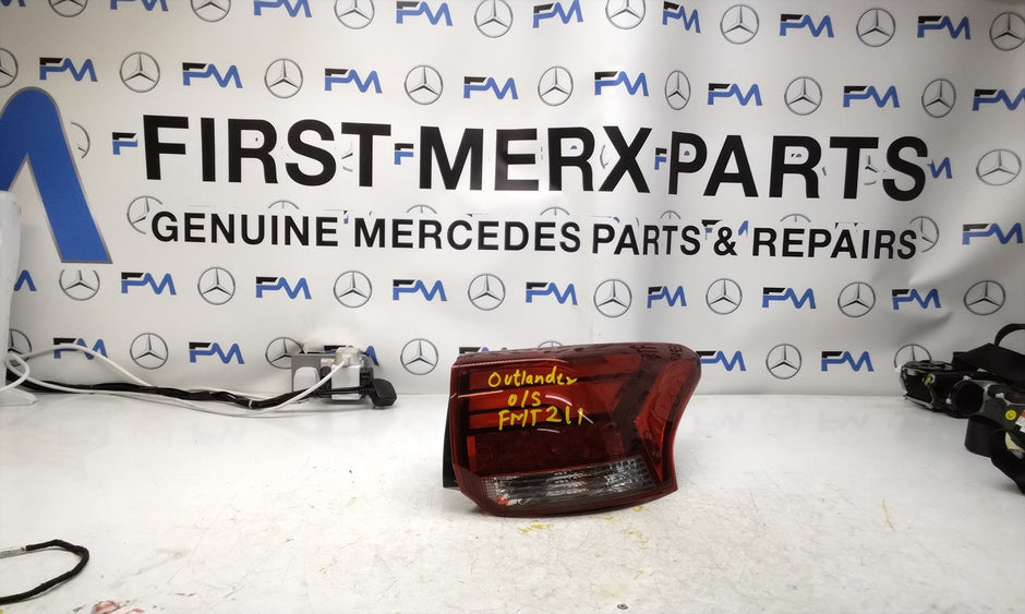 MITSUBISHI OUTLANDER DRIVER SIDE RIGHT OS REAR TAIL LIGHT FMT211 HALF LED